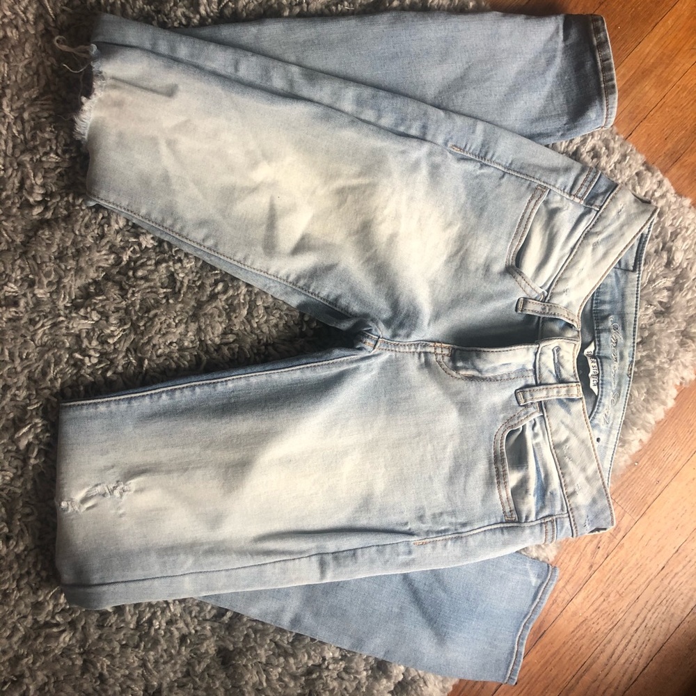 American eagle blue ripped jeans